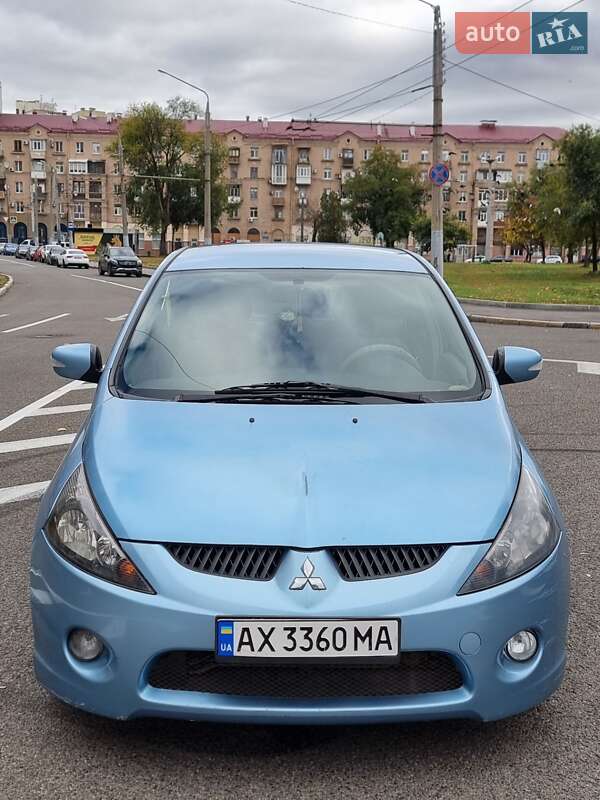 Мінівен Mitsubishi Grandis 2004 в Харкові Мінівен Mitsubishi Grandis 2004 в Харкові