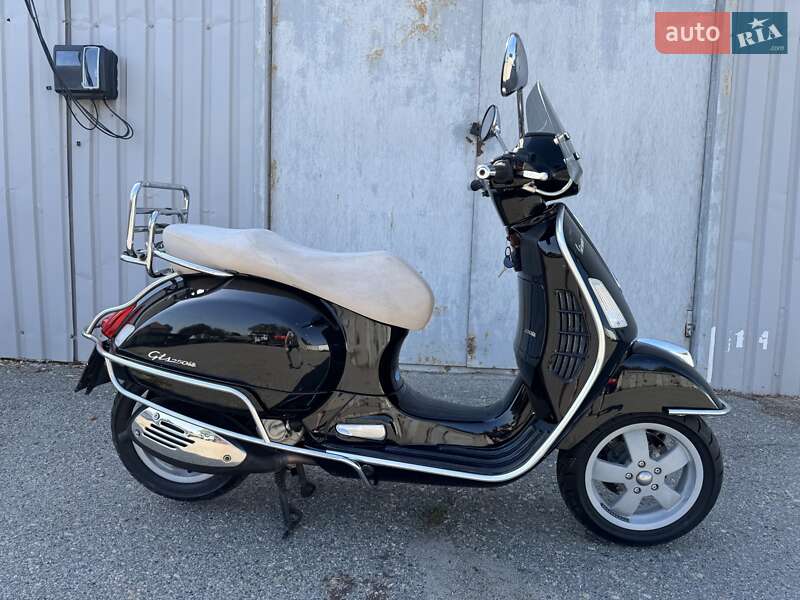 Макси-скутер Vespa GTS 2012 в Днепре Макси-скутер Vespa GTS 2012 в Днепре