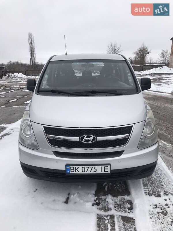 Мінівен Hyundai H-1 2008 в Дубровиці