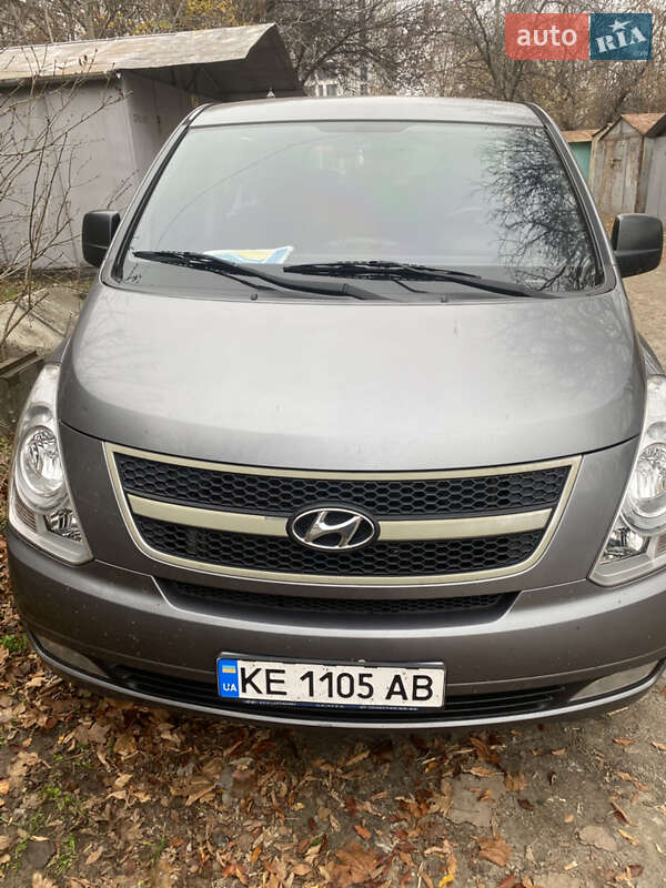 Мінівен Hyundai H-1 2010 в Дніпрі