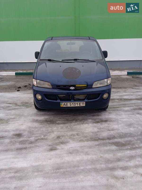 Минивэн Hyundai H 200 1998 в Александрие