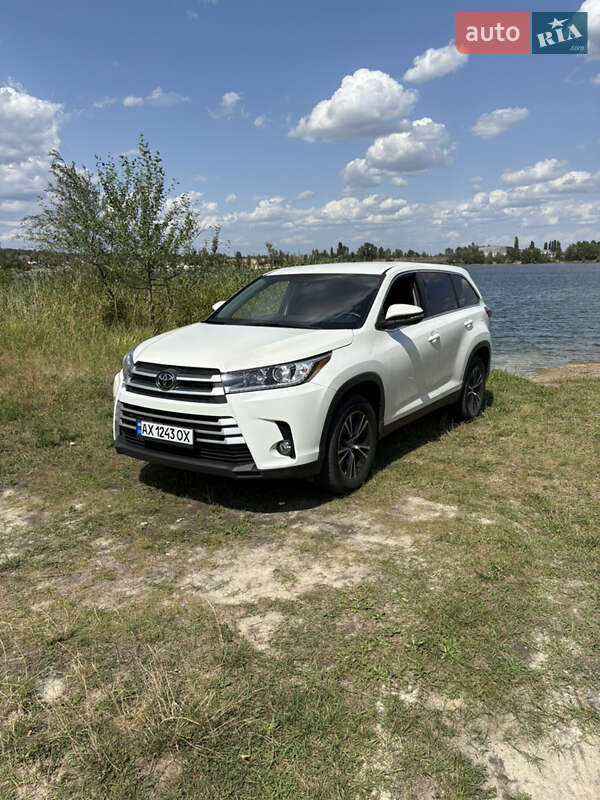 Внедорожник / Кроссовер Toyota Highlander 2019 в Харькове