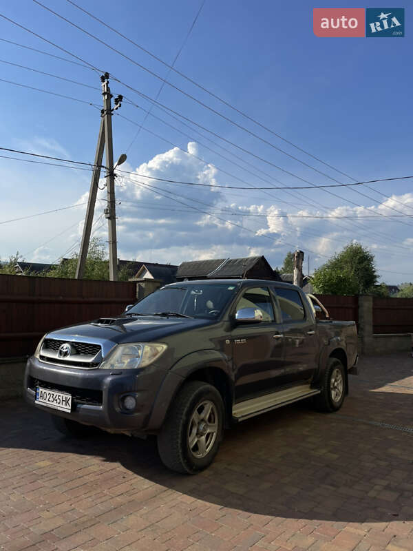 Пикап Toyota Hilux 2011 в Рахове Пикап Toyota Hilux 2011 в Рахове