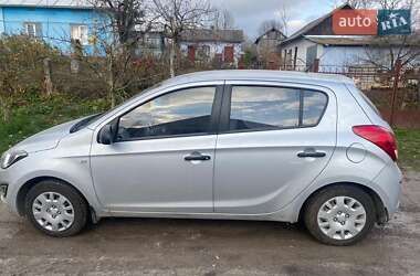 Хэтчбек Hyundai i20 2014 в Волочиске