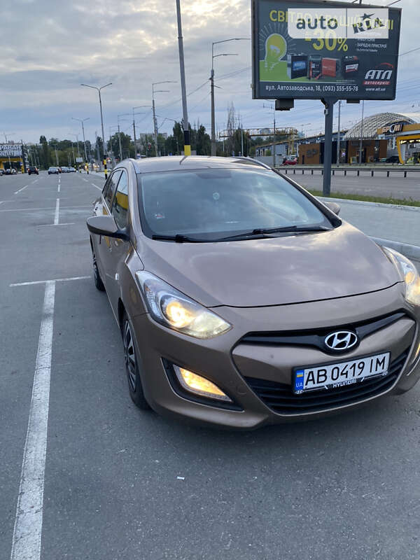 Универсал Hyundai i30 2014 в Киеве