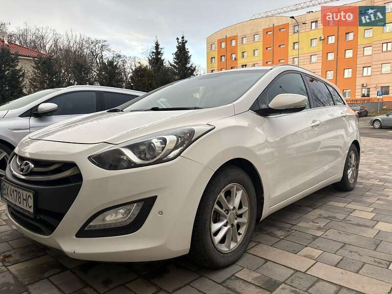 Универсал Hyundai i30 2014 в Шепетовке