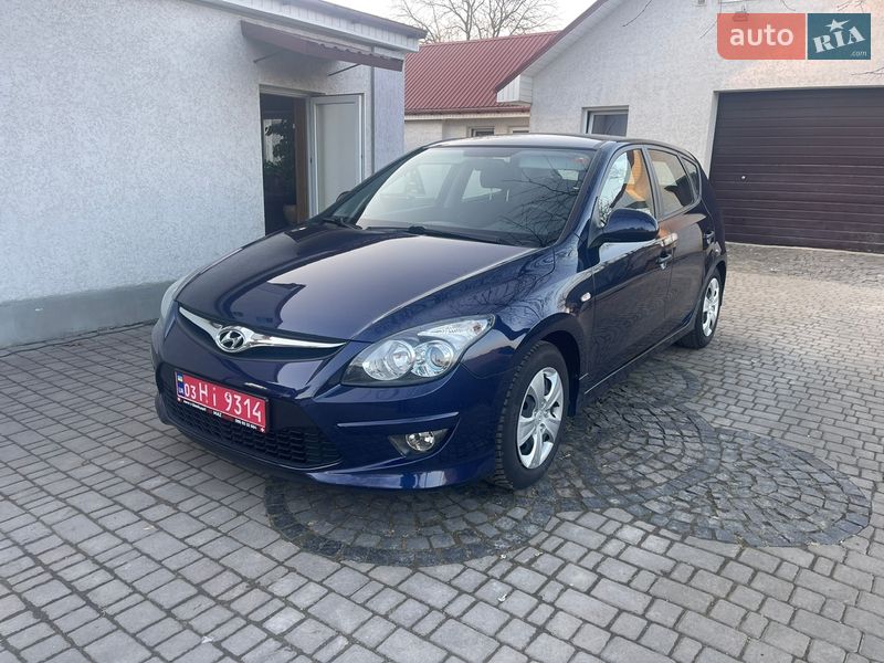Хэтчбек Hyundai i30 2011 в Луцке Хэтчбек Hyundai i30 2011 в Луцке