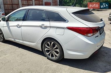 Универсал Hyundai i40 2012 в Остроге