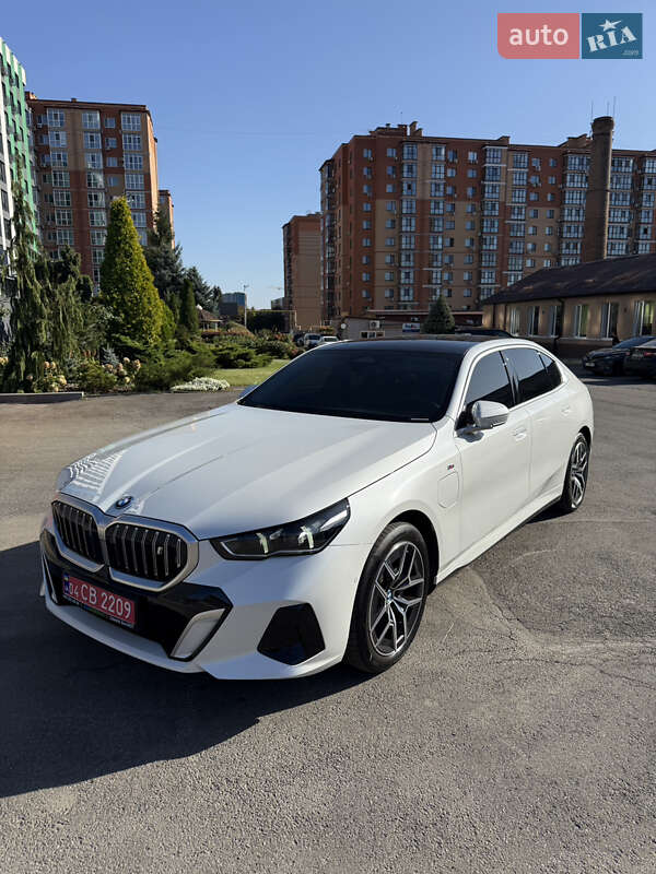 Седан BMW i5 2024 в Днепре