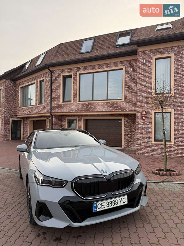 Седан BMW i5 2023 в Черновцах