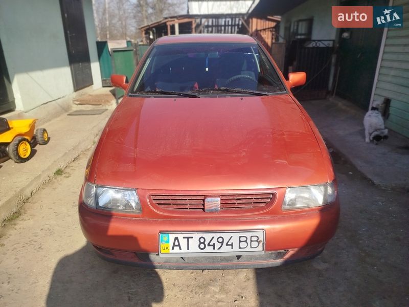 Хэтчбек SEAT Ibiza 1997 в Калуше Хэтчбек SEAT Ibiza 1997 в Калуше