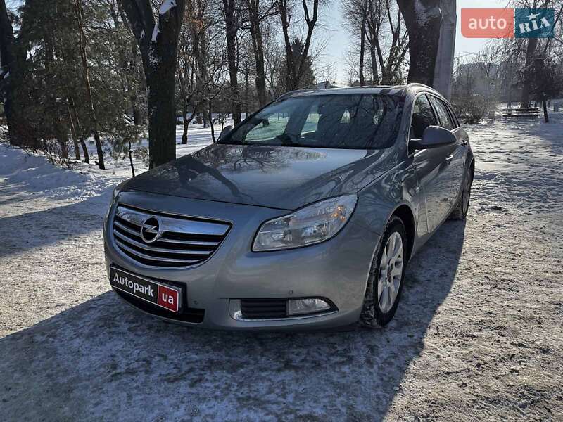 Универсал Opel Insignia 2013 в Киеве