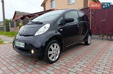 Хэтчбек Peugeot iOn 2012 в Звягеле
