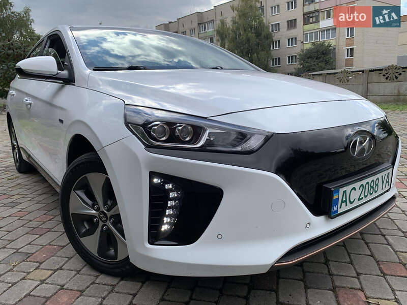 Лифтбек Hyundai Ioniq Electric 2018 в Нововолынске