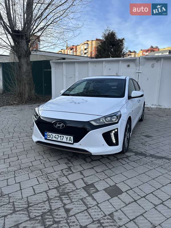 Хэтчбек Hyundai Ioniq 2019 в Тернополе Хэтчбек Hyundai Ioniq 2019 в Тернополе