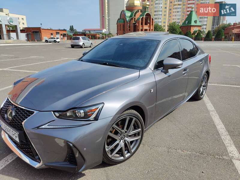 Седан Lexus IS 2018 в Києві