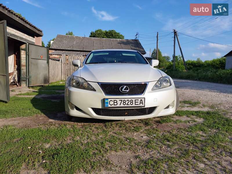 Седан Lexus IS 2007 в Новгород-Северском Седан Lexus IS 2007 в Новгород-Северском