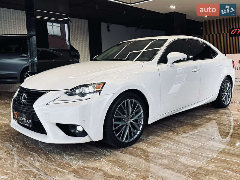 Седан Lexus IS 2015 в Киеве