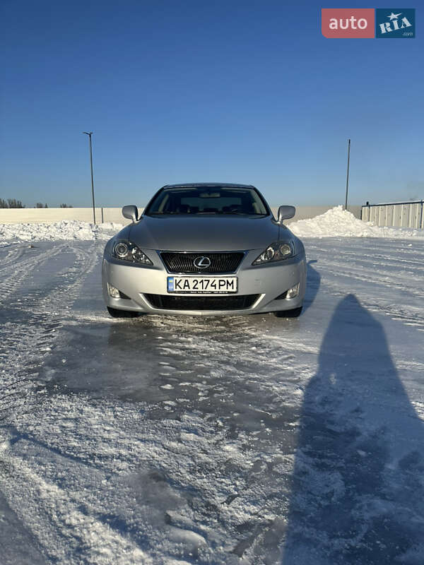 Седан Lexus IS 2008 в Киеве