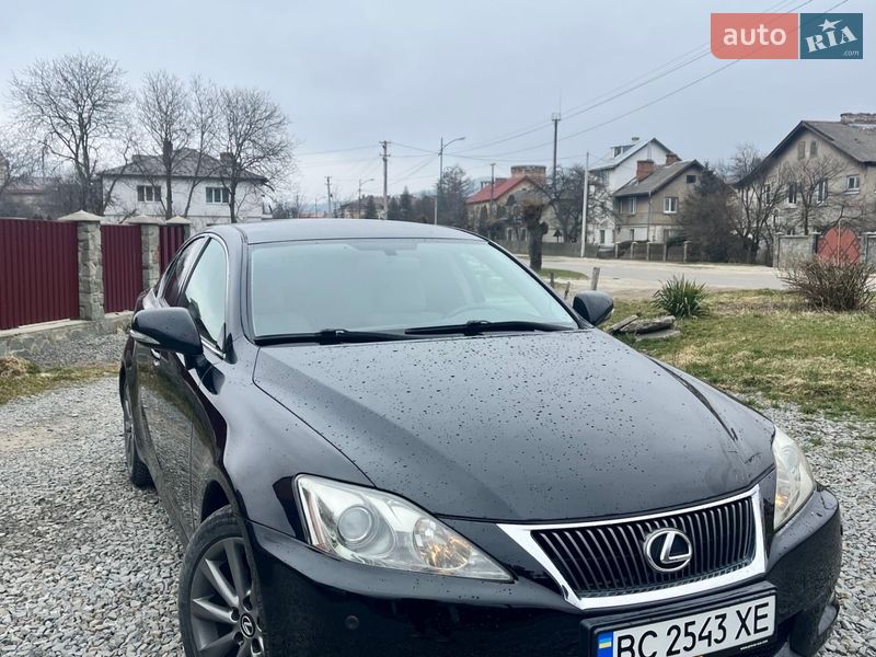 Седан Lexus IS 2009 в Сколе
