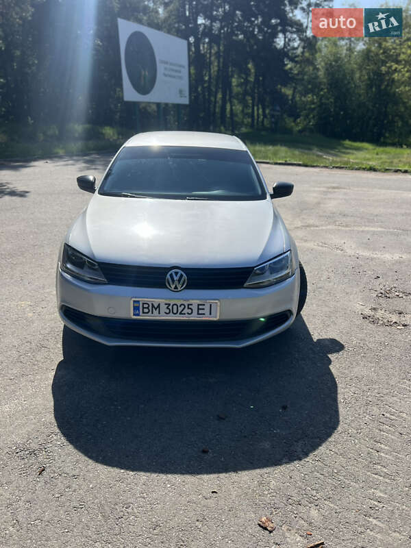 Седан Volkswagen Jetta 2013 в Ромнах Седан Volkswagen Jetta 2013 в Ромнах