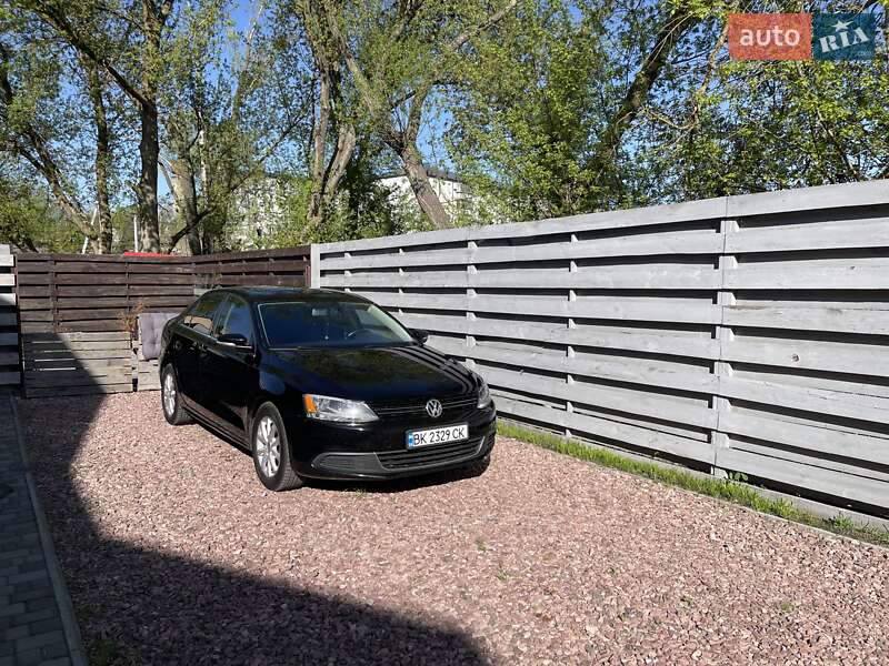 Седан Volkswagen Jetta 2012 в Дубно Седан Volkswagen Jetta 2012 в Дубно