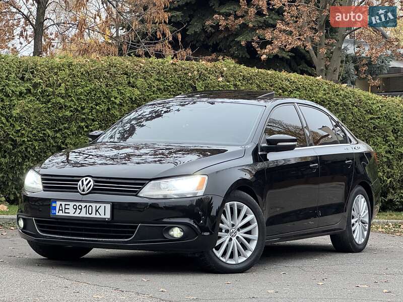 Седан Volkswagen Jetta 2012 в Днепре