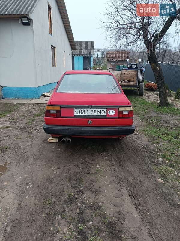 Седан Volkswagen Jetta 1985 в Кельменцах
