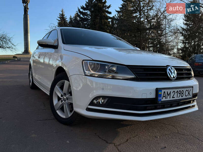 Седан Volkswagen Jetta 2016 в Житомире