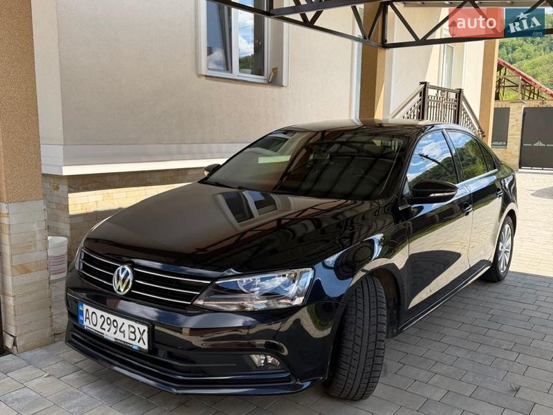 Седан Volkswagen Jetta 2016 в Ужгороде