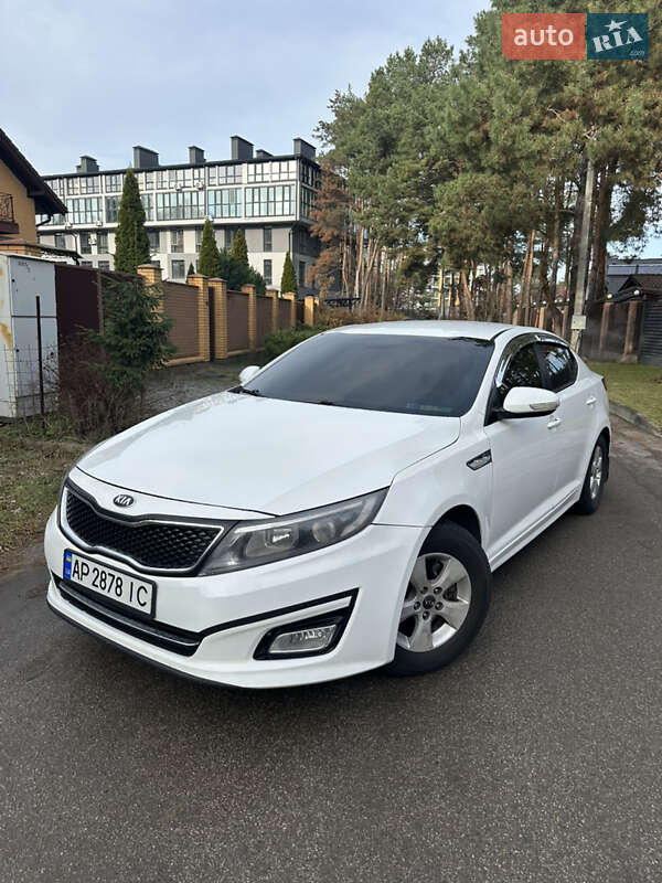Седан Kia K5 2014 в Киеве