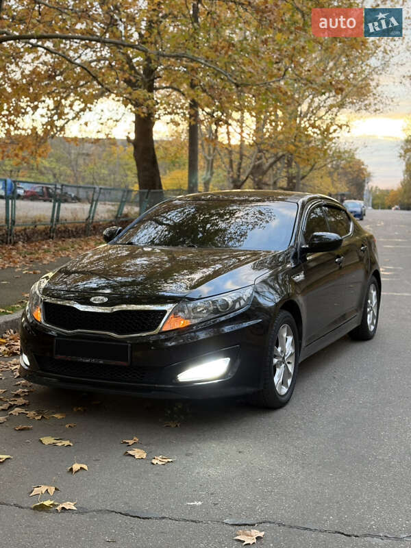 Седан Kia K5 2011 в Миколаєві