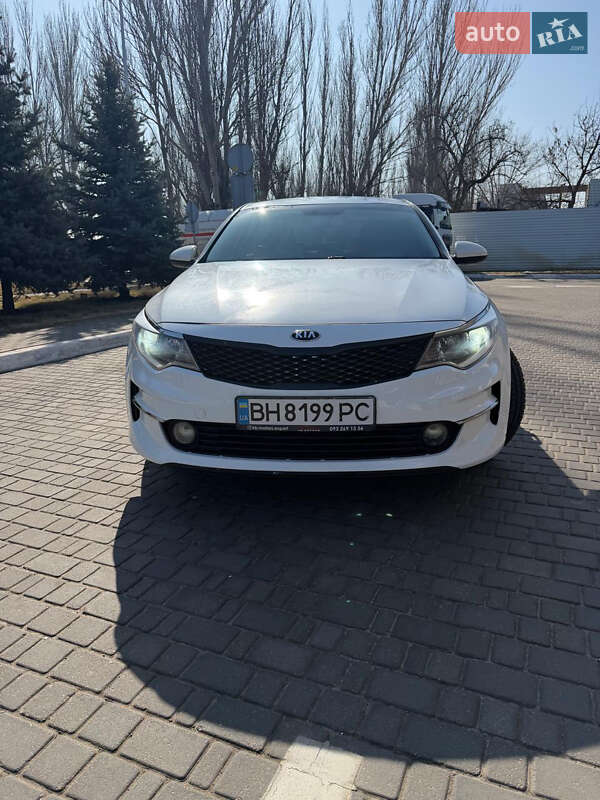 Седан Kia K5 2015 в Одесі