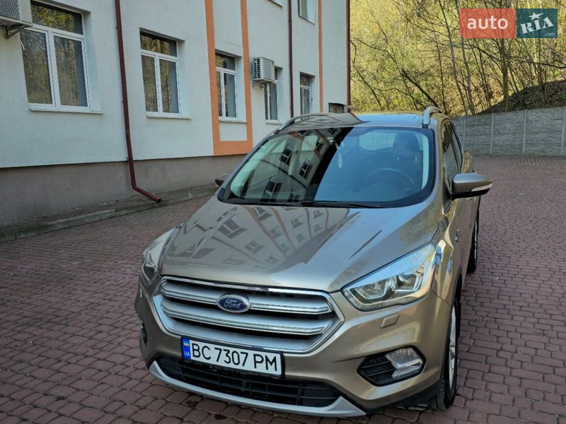 Позашляховик / Кросовер Ford Kuga 2019 в Львові