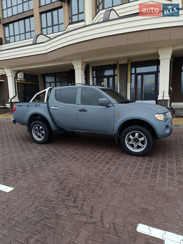 Пікап Mitsubishi L 200 2007 в Києві
