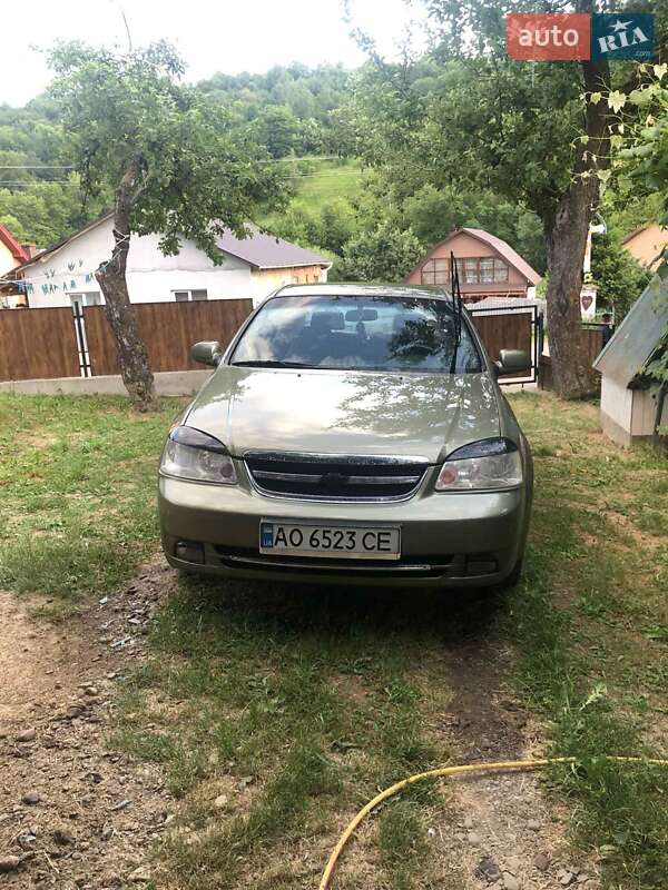 Седан Chevrolet Lacetti 2005 в Ужгороде