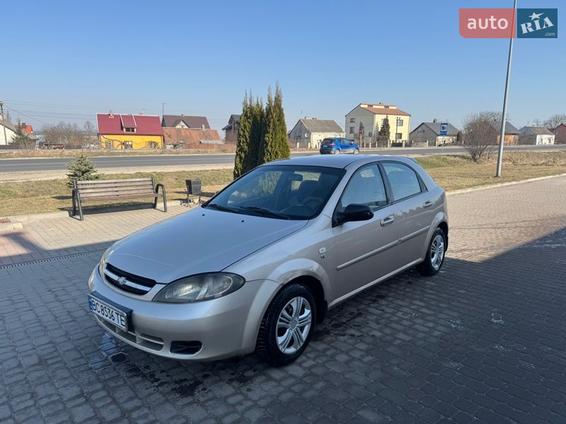 Седан Chevrolet Lacetti 2010 в Львове