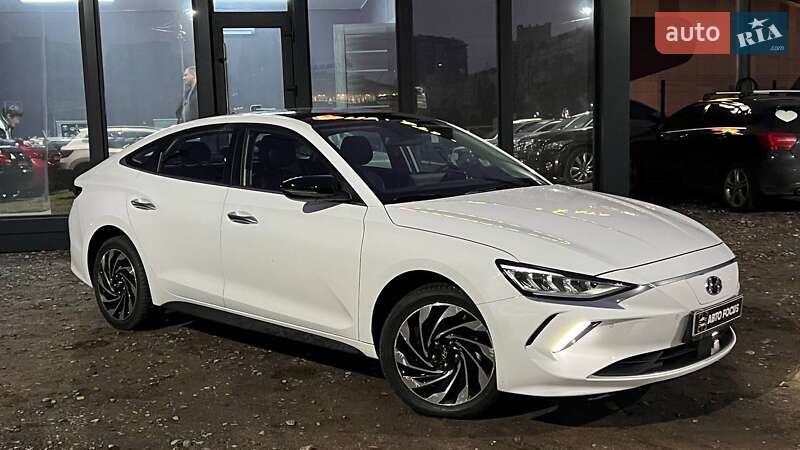Фастбэк Hyundai Lafesta 2020 в Киеве