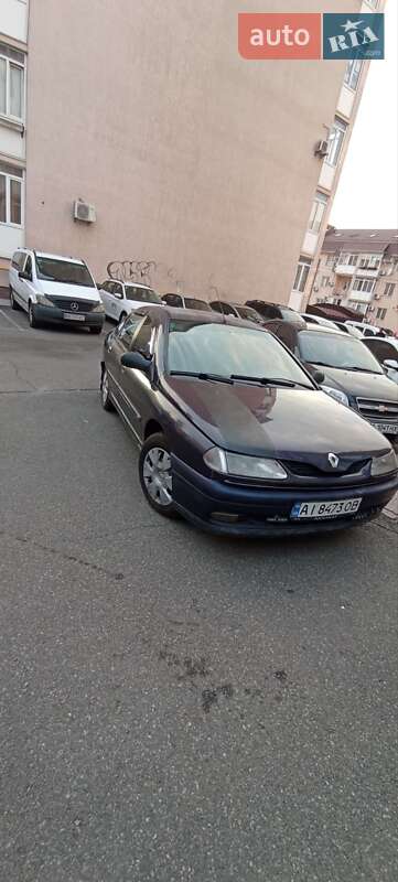 Лифтбек Renault Laguna 1995 в Софиевской Борщаговке