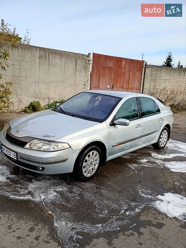 Лифтбек Renault Laguna 2001 в Сарнах