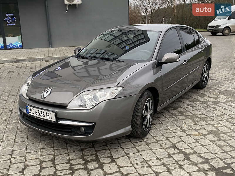 Лифтбек Renault Laguna 2008 в Новояворовске