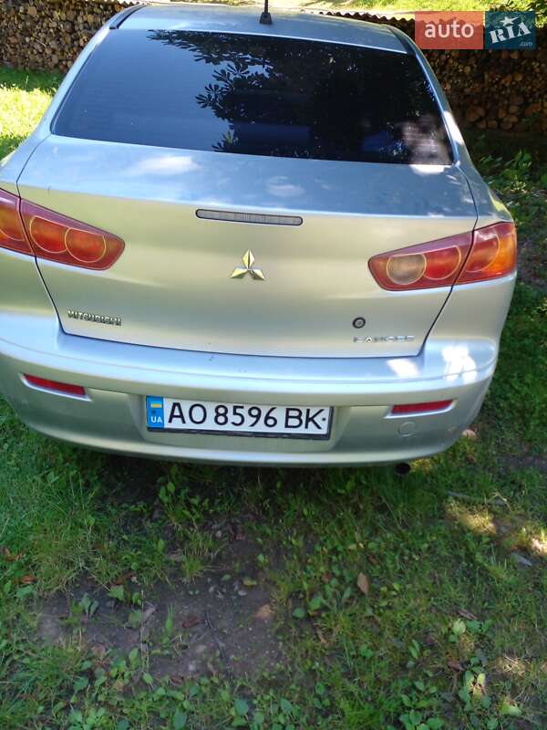 Седан Mitsubishi Lancer 2007 в Нересниці