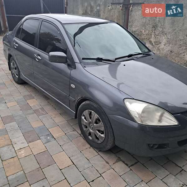 Седан Mitsubishi Lancer 2004 в Львове Седан Mitsubishi Lancer 2004 в Львове