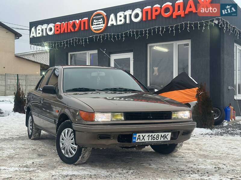 Седан Mitsubishi Lancer 1990 в Харькове Седан Mitsubishi Lancer 1990 в Харькове