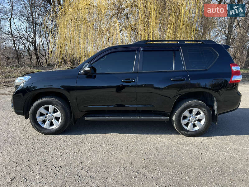 Внедорожник / Кроссовер Toyota Land Cruiser Prado 2017 в Днепре Внедорожник / Кроссовер Toyota Land Cruiser Prado 2017 в Днепре
