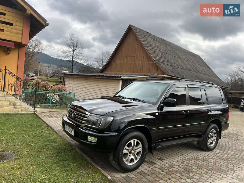 Внедорожник / Кроссовер Toyota Land Cruiser 2004 в Яремче