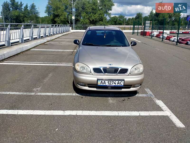 Седан Daewoo Lanos 2004 в Киеве
