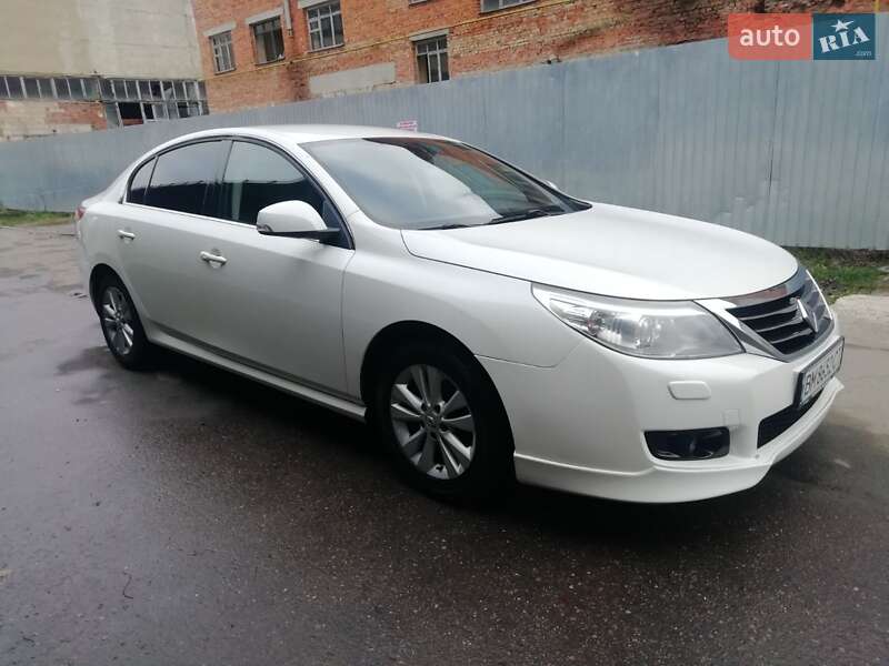 Седан Renault Latitude 2011 в Сумах