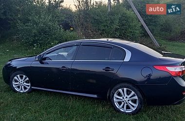 Седан Renault Latitude 2011 в Тернополе