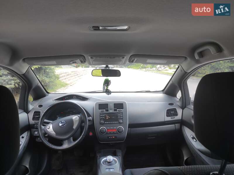 Хэтчбек Nissan Leaf 2013 в Тернополе Хэтчбек Nissan Leaf 2013 в Тернополе